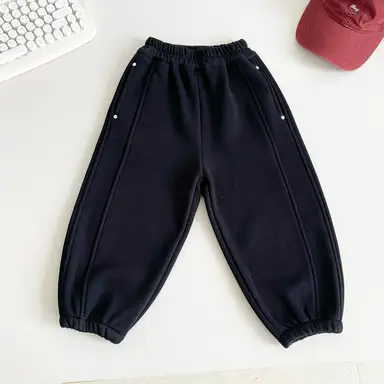 ブラック パンツ