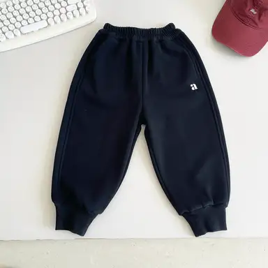 ブラック パンツ