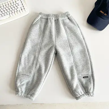 グレー パンツ