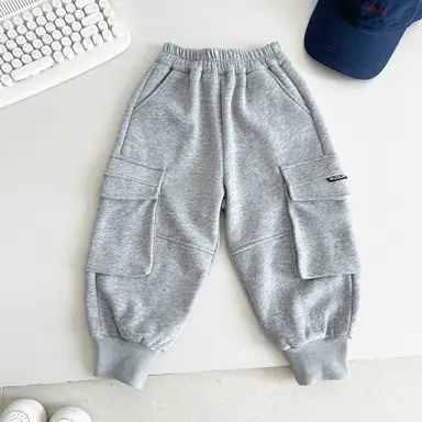 グレー パンツ