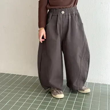 グレー パンツ