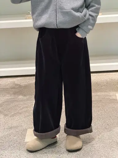 ブラック パンツ