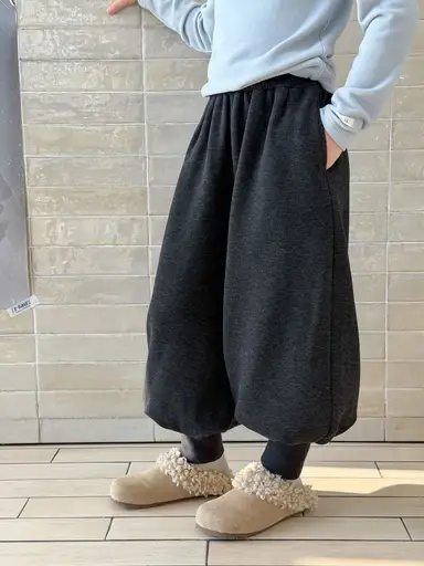 ブラック パンツ