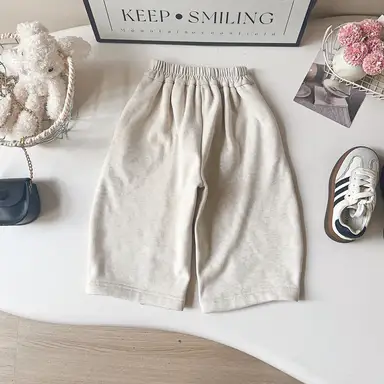 アイボリー パンツ