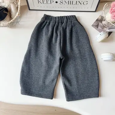 グレー パンツ