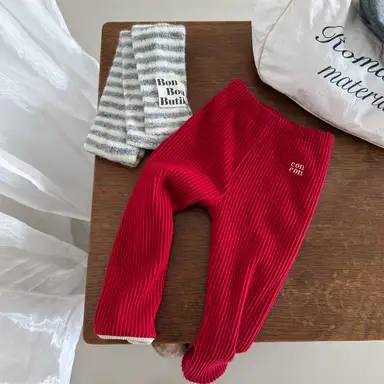 レッド パンツ