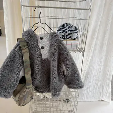 グレー トップス