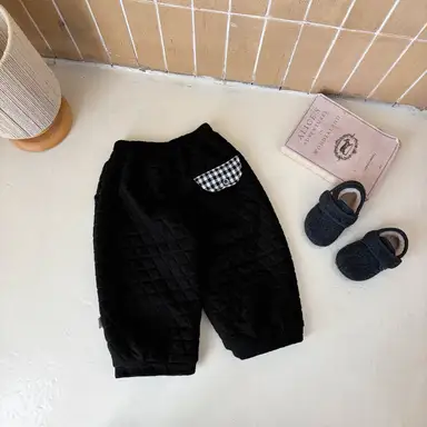 ブラック パンツ