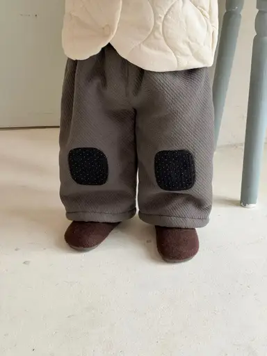 グレー パンツ