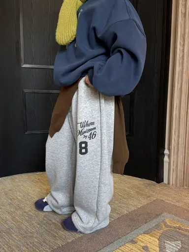 グレー パンツ