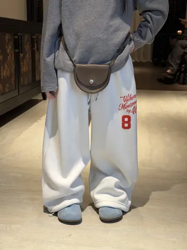 アイボリー パンツ