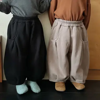 アイボリー パンツ