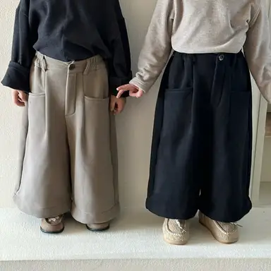 ブラック パンツ