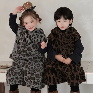 グレー ベスト＋ショートパンツセット